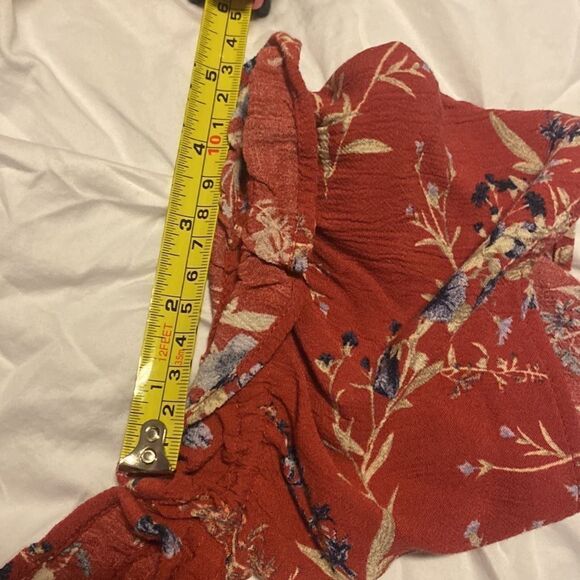 American Eagle Outfitters Red Floral Off The Shoulder Top Size Large NWOT - Picture 7 of 8